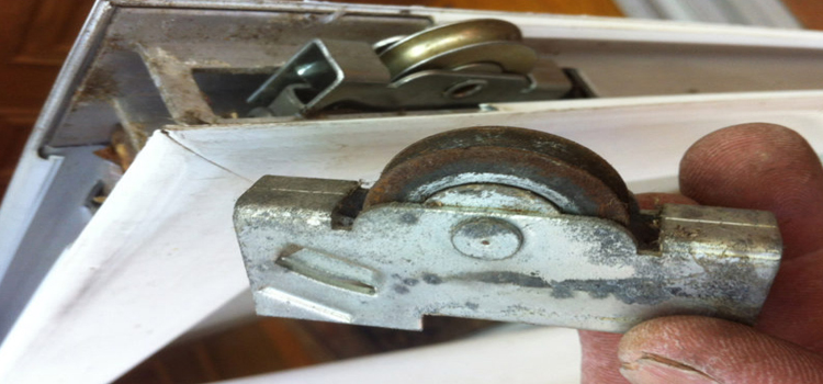 screen door roller repair in Glendale